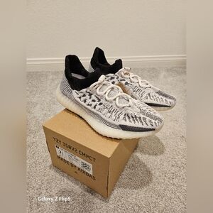 Yeezy 350V2 Compact